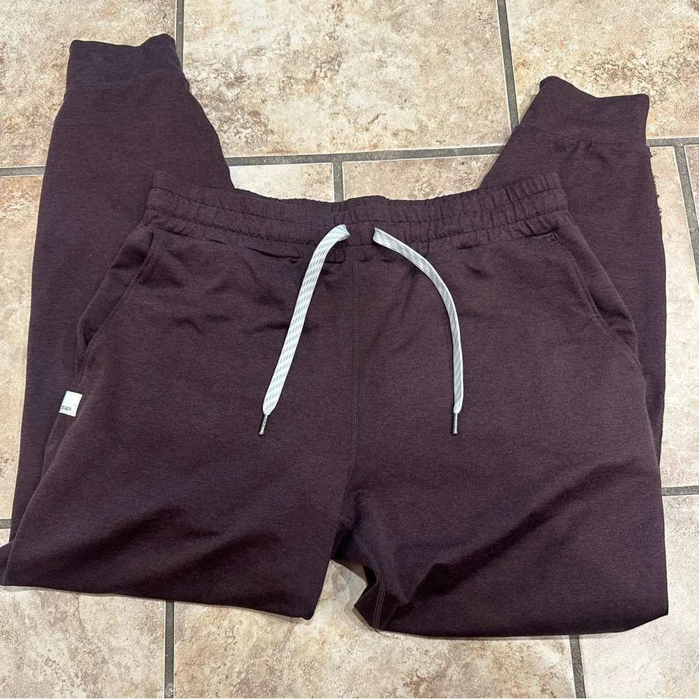 Vuori Women’s Performance Jogger Pants Size Small RN#156509 Plum/Brown Color